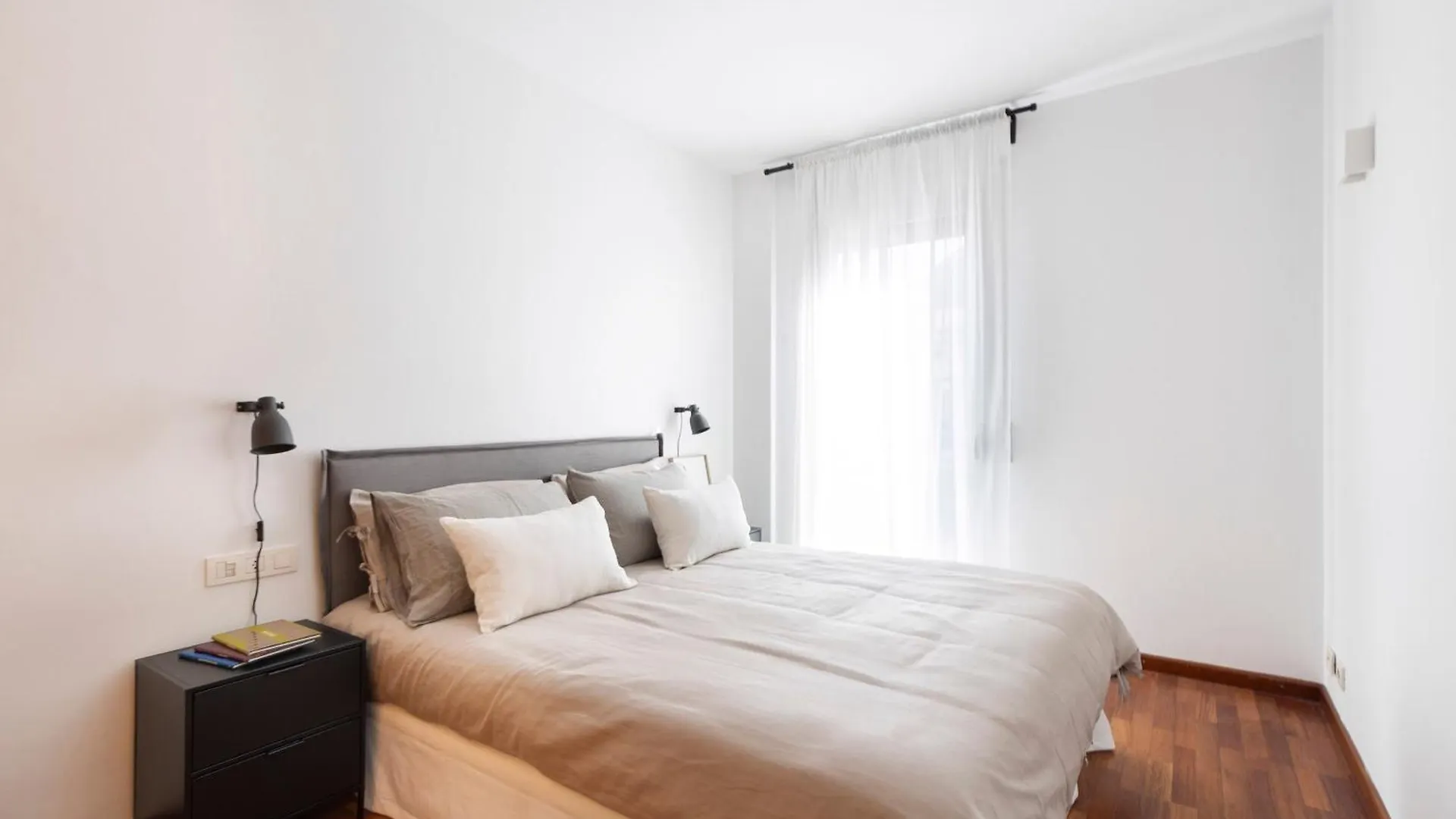 Enjoy Apartments Calle Paris Super Stylish location